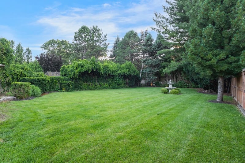 Luxury estate at 807 Indian Road, Mississauga, ON — photo 27