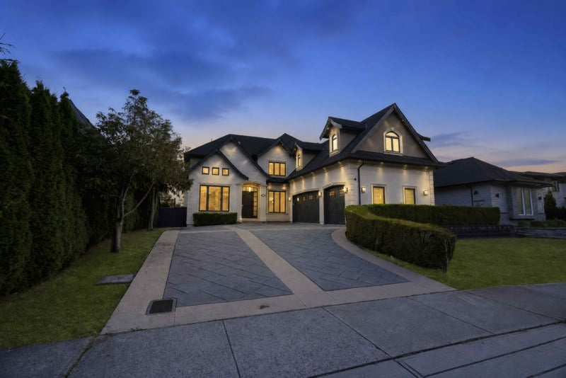 Luxury estate at 16636 57 Avenue, Surrey, BC — photo 3