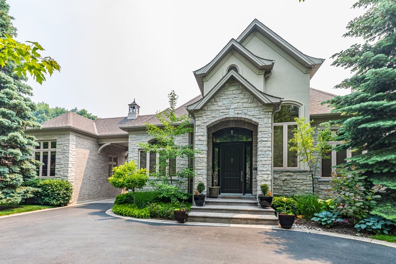 Luxury estate at 115 Rosemary Lane, Ancaster, ON — photo 2