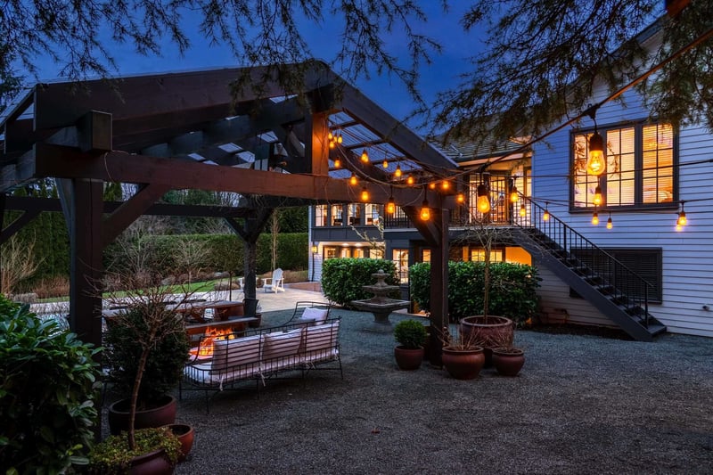 Luxury estate at 32500 Verdon Way, Abbotsford, BC — photo 3