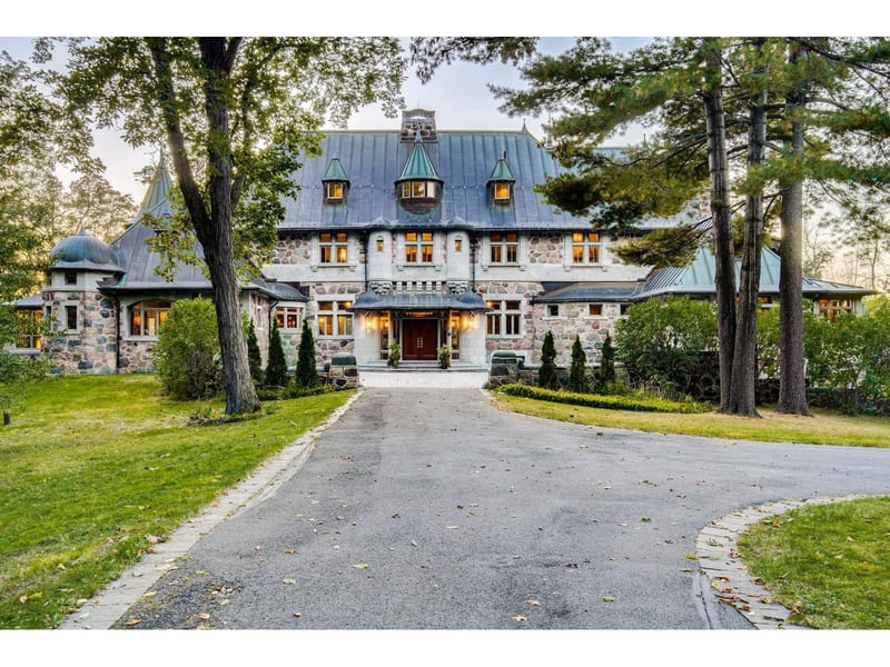 Luxury estate at 290 Chemin Senneville, Senneville, QC — photo 2