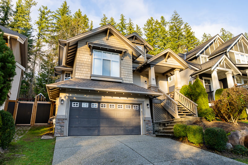Luxury estate at 39 Holly Drive, Port Moody, BC — photo 3