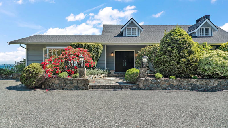 Luxury estate at 3985 Tudor Ave, Saanich — photo 4