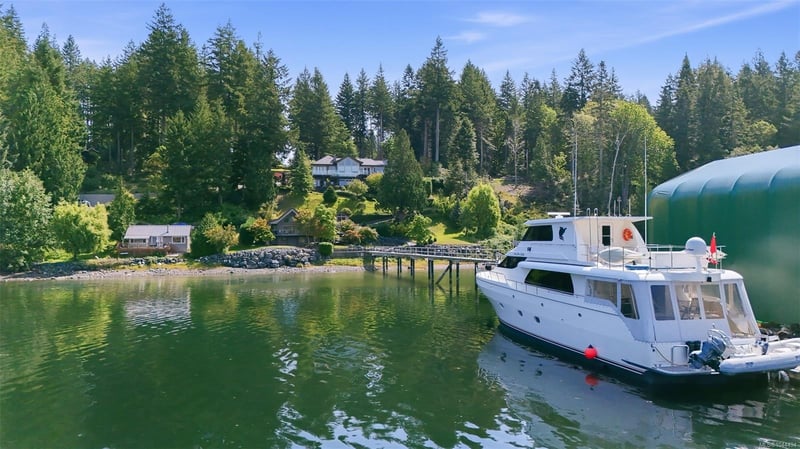 Luxury estate at 1157 West Road, Quadra Island, BC — photo 1