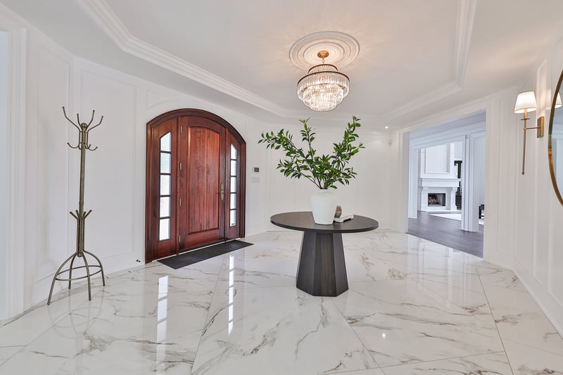 Luxury estate at 1257 Tecumseh Park Drive, Mississauga, ON — photo 3