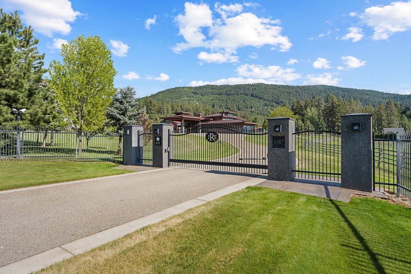 Luxury estate at 6487 Dixon Dam Road, North Okanagan, BC — photo 2