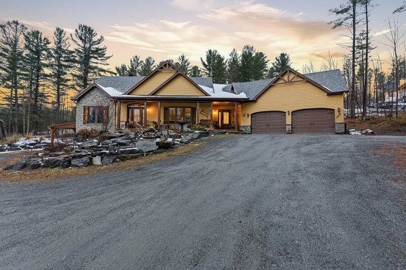 Luxury estate at 265 Rue Rosedale, Ayer's Cliff, QC — photo 40