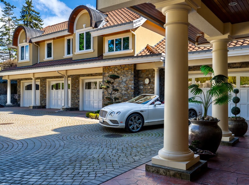 Luxury estate at 13822 Marine Drive, White Rock, BC — photo 3