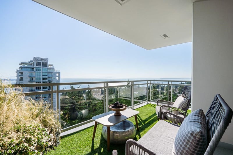 Luxury estate at 15152 Russell Avenue, White Rock, BC — photo 9