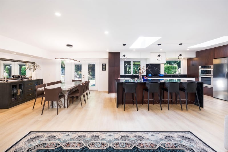 Luxury estate at 3965 Viewridge Place, West Vancouver, BC — photo 8