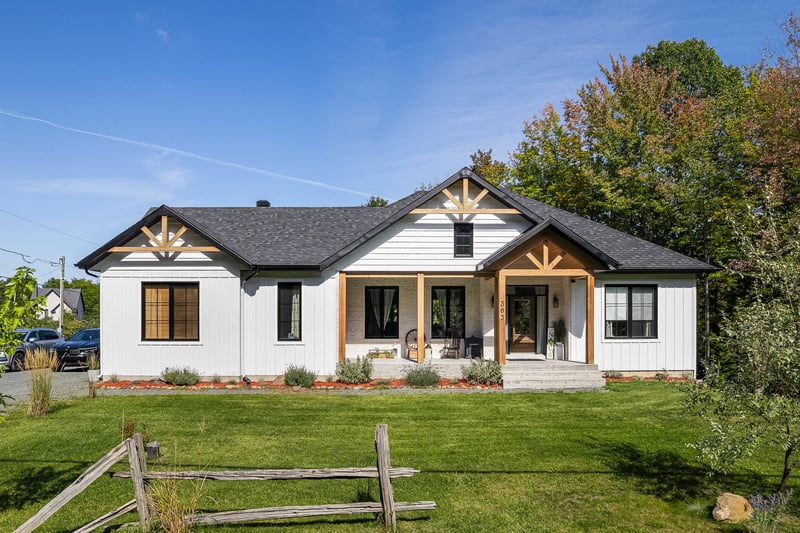 4-bedroom luxury home in 303 Rue Bergeron Est, Granby, QC