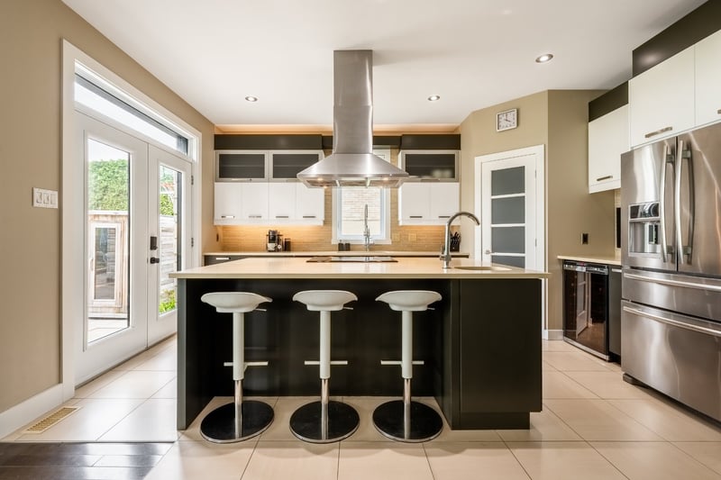 Luxury estate at 199 Rue des Français, Mont-Saint-Hilaire, QC — photo 7