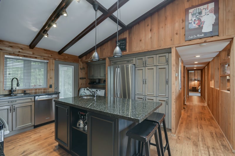 Luxury estate at 1059 Old Portage Road, Gravenhurst — photo 14