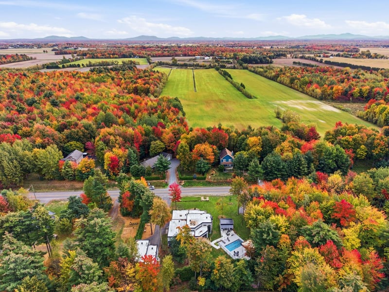 Luxury estate at 907 Rue des Lievres, Farnham, QC — photo 55