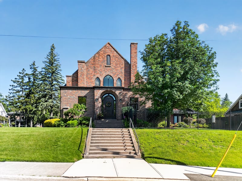 4-bedroom luxury home in 45 McMurray Street, Bracebridge, ON