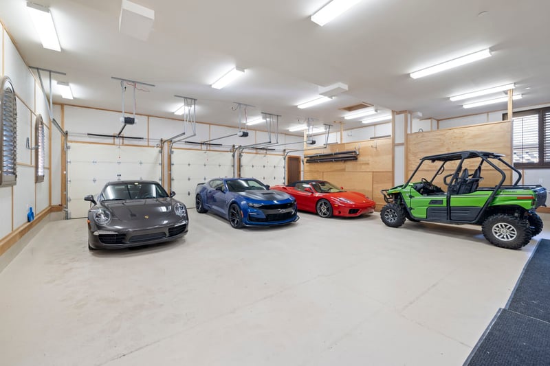 Luxury estate at 209 Pinnacle Ridge Place, Calgary, AB — photo 31