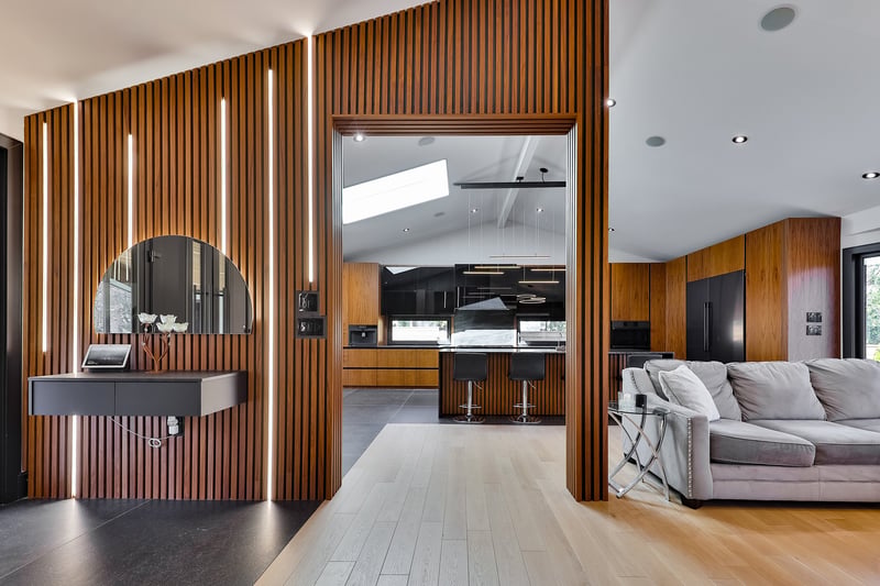 Luxury estate at 621 Sir Richards Road, Mississauga, ON — photo 7