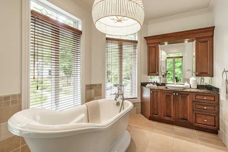 Luxury estate at 53 Av. du Bel-Horizon, Sainte-Julie, QC — photo 13