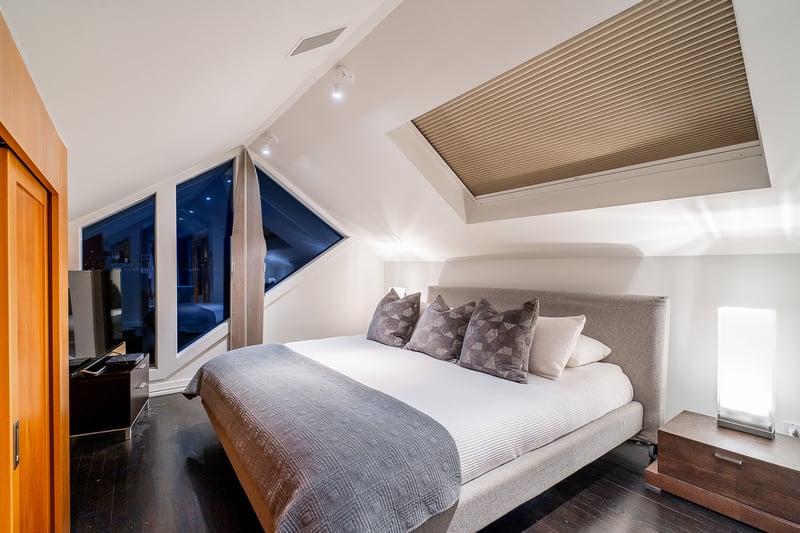 Luxury estate at 3262 West 1st Avenue, Vancouver, BC — photo 32