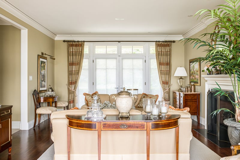 Luxury estate at 6 Ennisclare Drive West, Oakville, ON — photo 8
