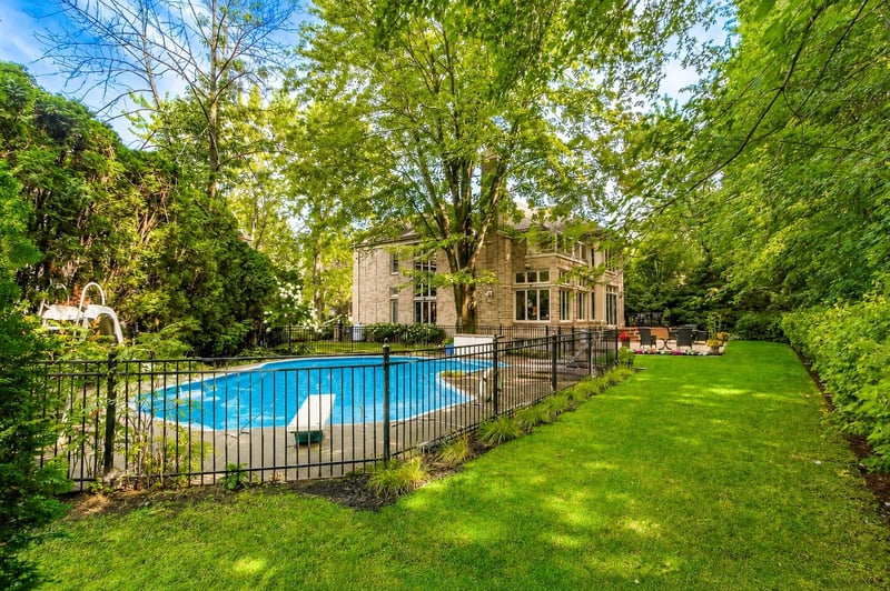 Luxury estate at 25 Rue des Tourterelles, Montréal, QC — photo 31