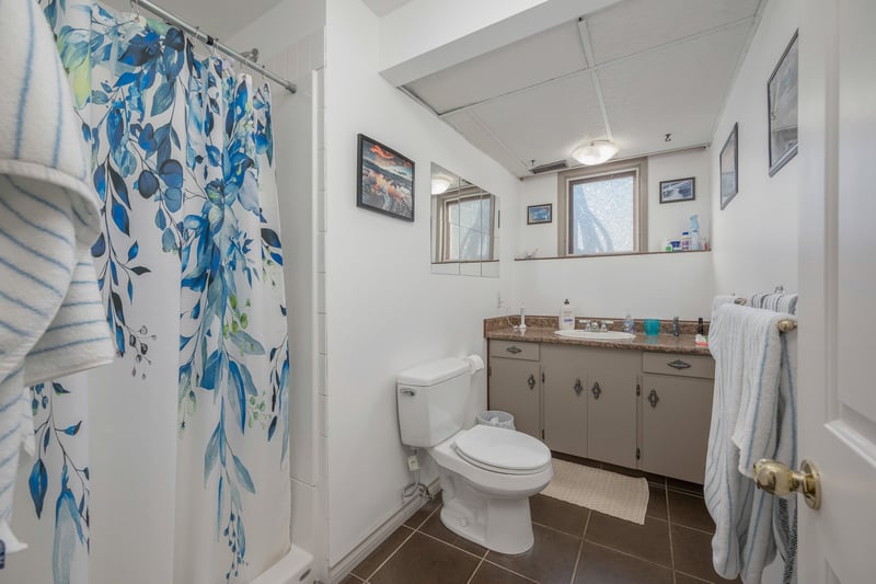 Luxury estate at 1604 39A   Avenue, Vernon, BC — photo 20