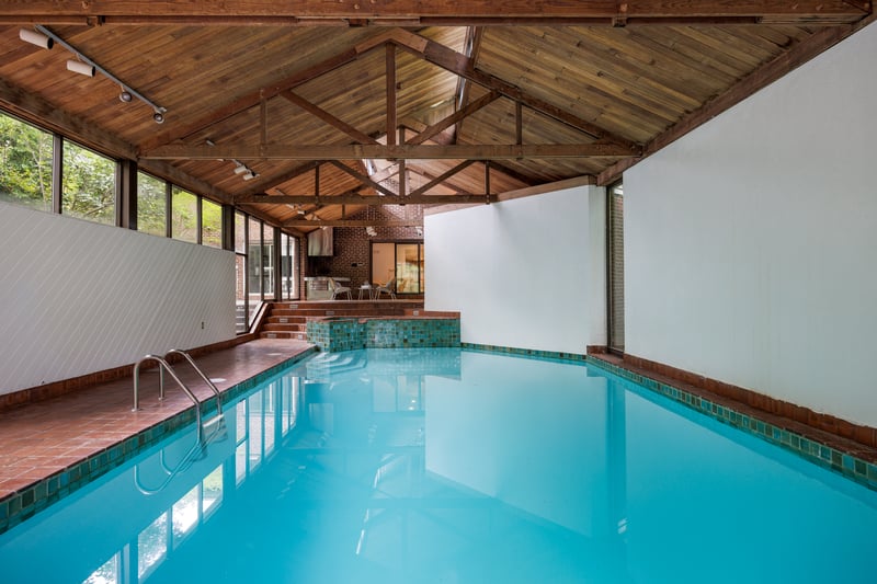 Luxury estate at 15 Old Colony Rd, Toronto, ON — photo 4