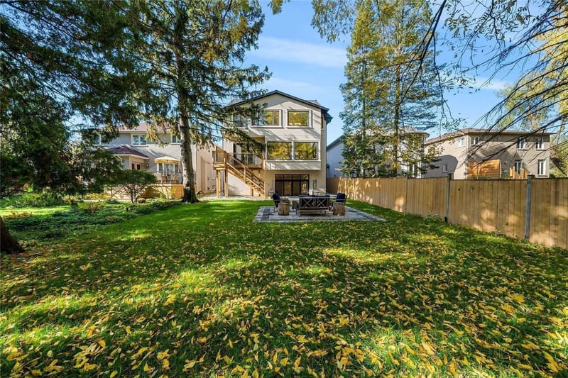 Luxury estate at 93 Tamworth Road, Toronto — photo 15