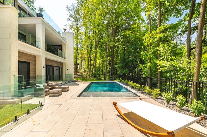Luxury estate at 757 Rue des Chardonnerets, Mont-Saint-Hilaire, QC — photo 25
