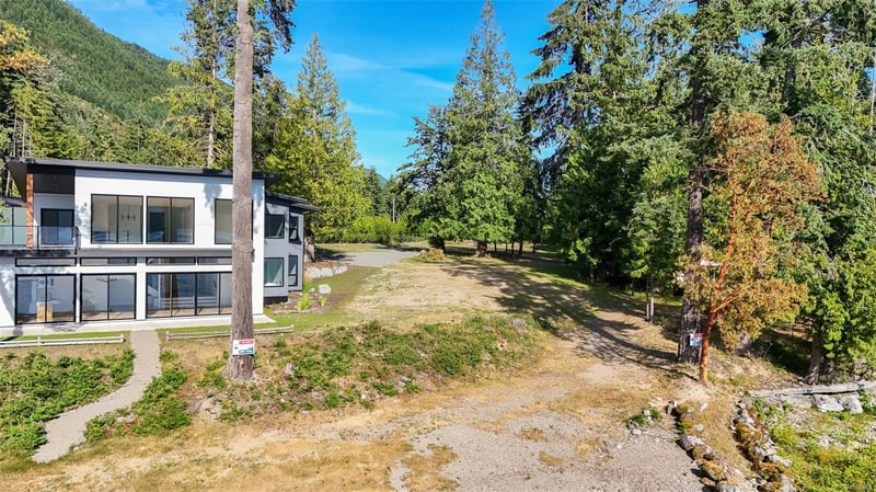 Luxury estate at Lot B Sa-Seen-Os Road, Youbou, BC — photo 18
