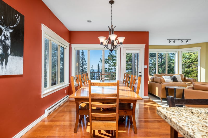 Luxury estate at 720 Monashee Court, Vernon, BC — photo 8
