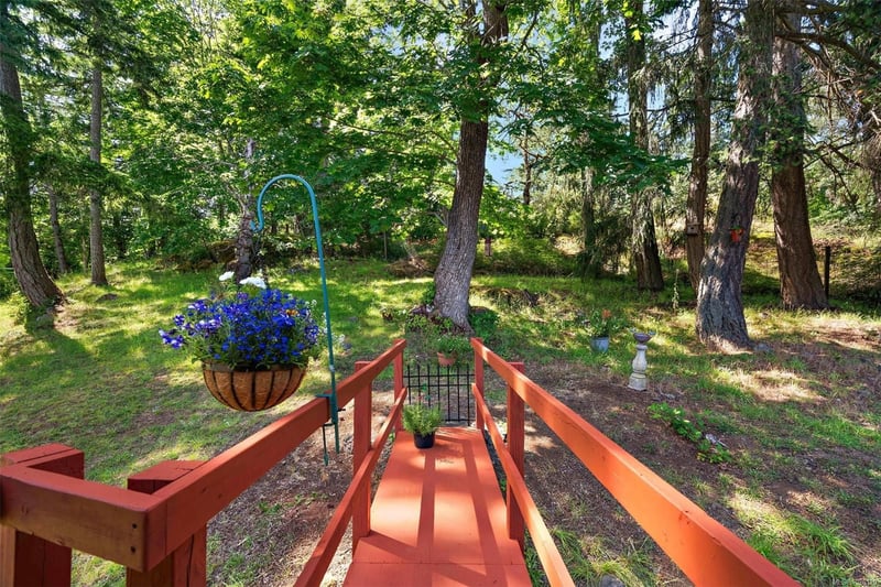 Luxury estate at 1649 Charlton Road, Victoria, BC — photo 13