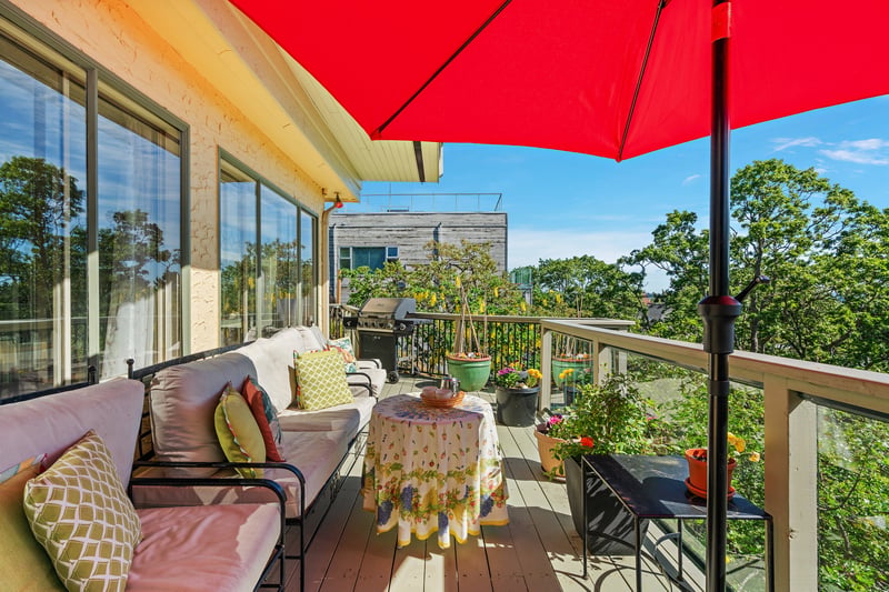 Luxury estate at 1019 Terrace Avenue, Victoria, BC — photo 15