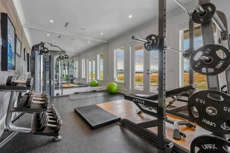 Luxury estate at 16927 40 Avenue, Surrey, BC — photo 22