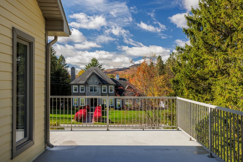 Luxury estate at 34 Rue des Tangaras, Orford, QC — photo 6