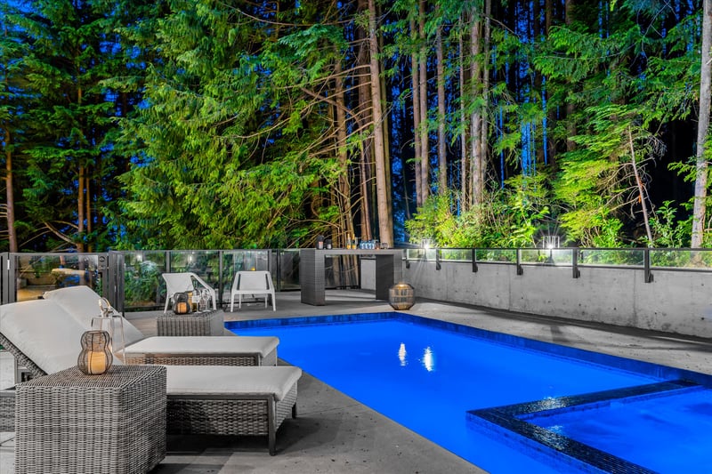 Luxury estate at 594 Craigmohr Drive, West Vancouver — photo 4