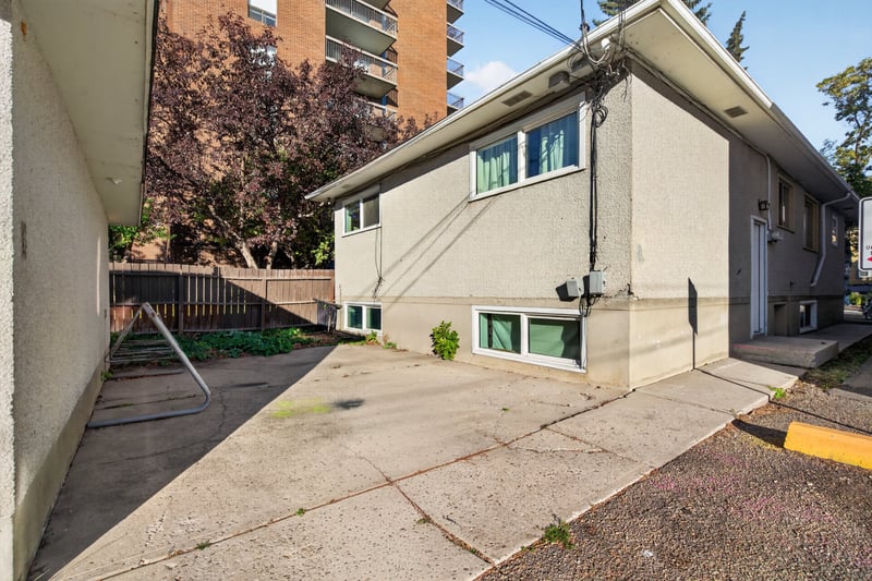 Luxury estate at 11015 87 Avenue Northwest #11015, Edmonton, AB — photo 45