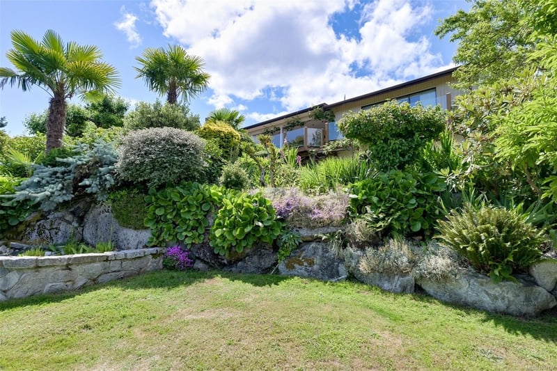 Luxury estate at 5489 Forest Hill Road, Victoria, BC — photo 4