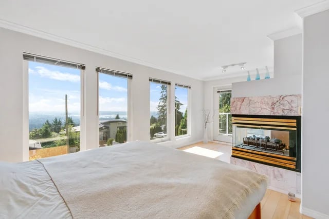 Luxury estate at 530 Craigmohr Drive, West Vancouver, BC — photo 12