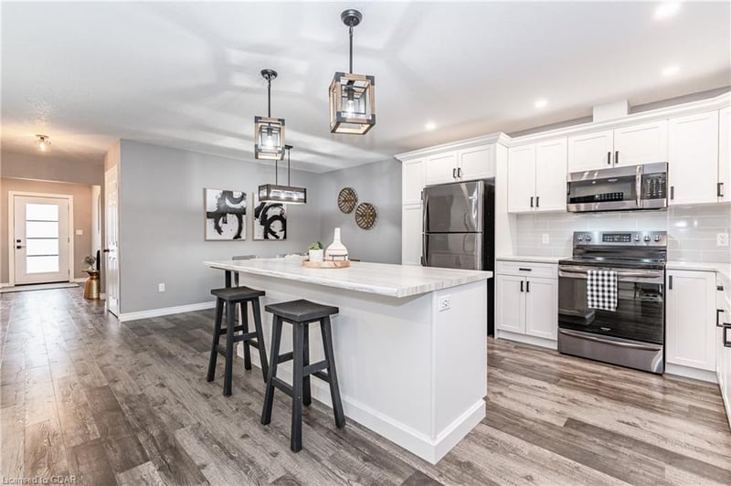 Luxury estate at 36 Ann Street S, Clifford — photo 13