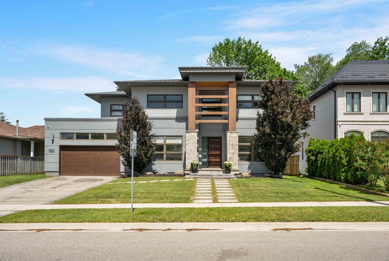 Luxury estate at 1025 Bridge Road, Oakville, ON — photo 4