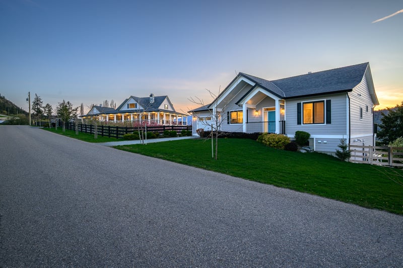 Luxury estate at 8000 Bench Row Road, Vernon, BC — photo 17