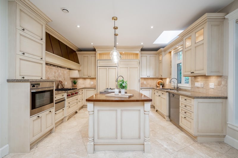 Luxury estate at 1535 Rockcress Place, Coquitlam, BC — photo 6