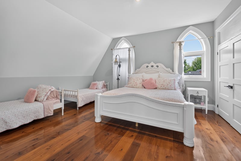 Luxury estate at 45 McMurray Street, Bracebridge, ON — photo 14