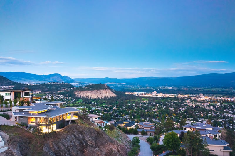 Luxury estate at Kelowna — photo 21