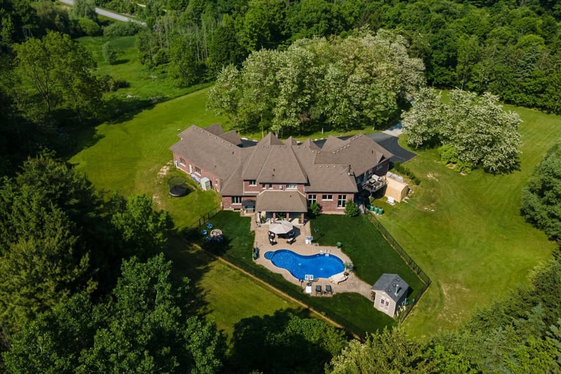 Luxury estate at 814 Binkley Road, Hamilton, ON — photo 15