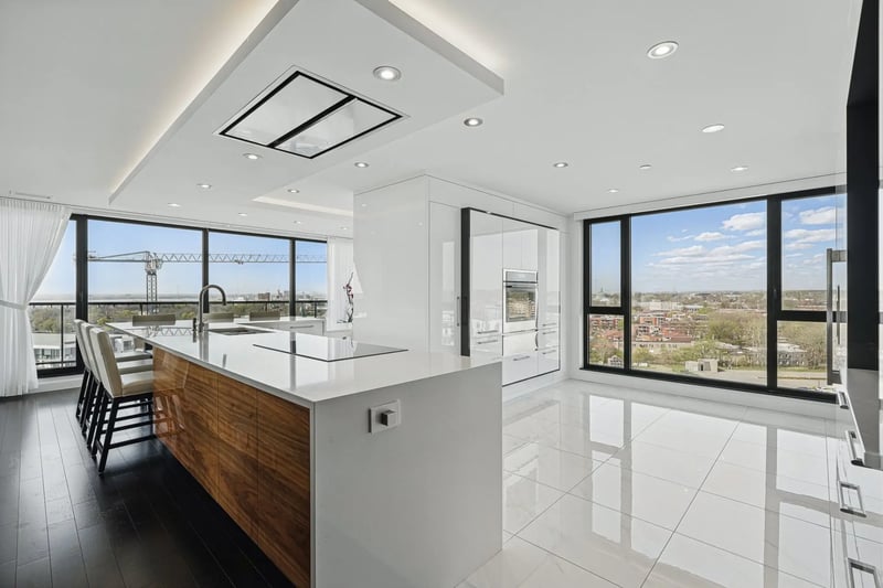 Luxury estate at 1400 Av. des Draveurs #1005, Trois-Rivieres, QC — photo 13