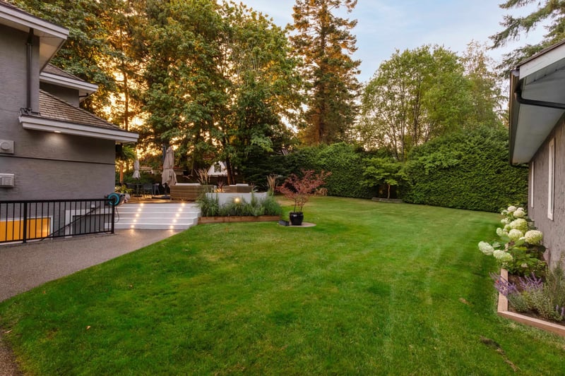 Luxury estate at 13877 32 Avenue, Surrey, BC — photo 5