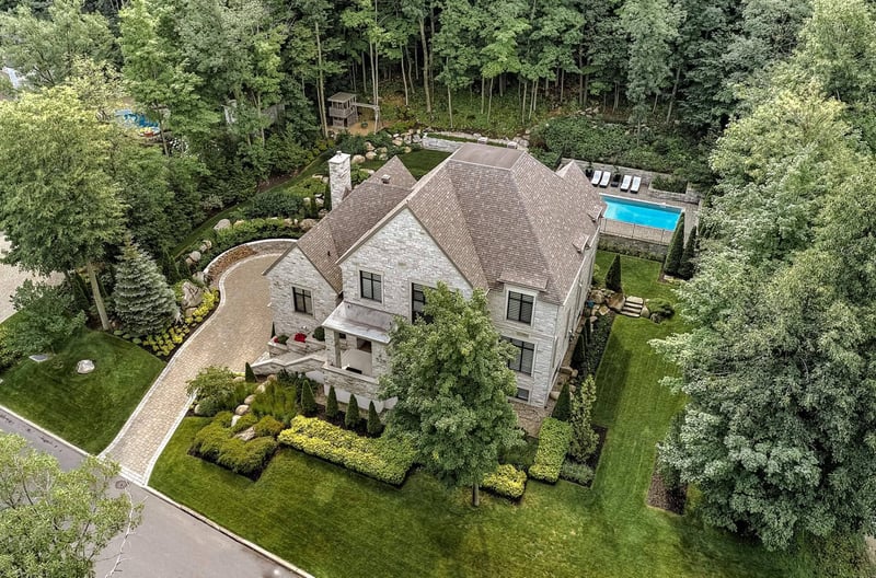 Luxury estate at 528 Rue du Sommet, Mont Saint-Hilaire — photo 32