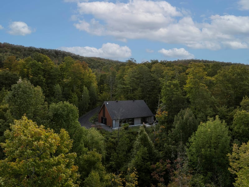 Luxury estate at 143 Chemin Schoolcraft, Mansonville, QC — photo 2